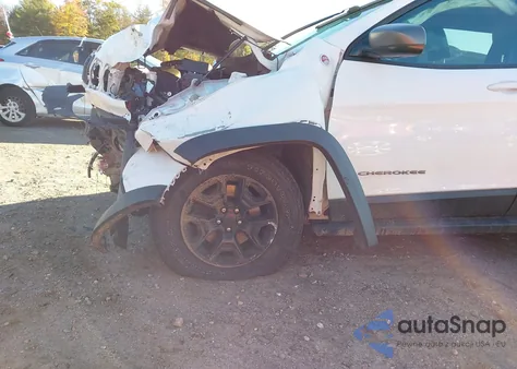 2020 Jeep Cherokee Trailhawk Elite 4X4 z USA, uszkodzony, nr VIN 1C4PJMBX1LD601914